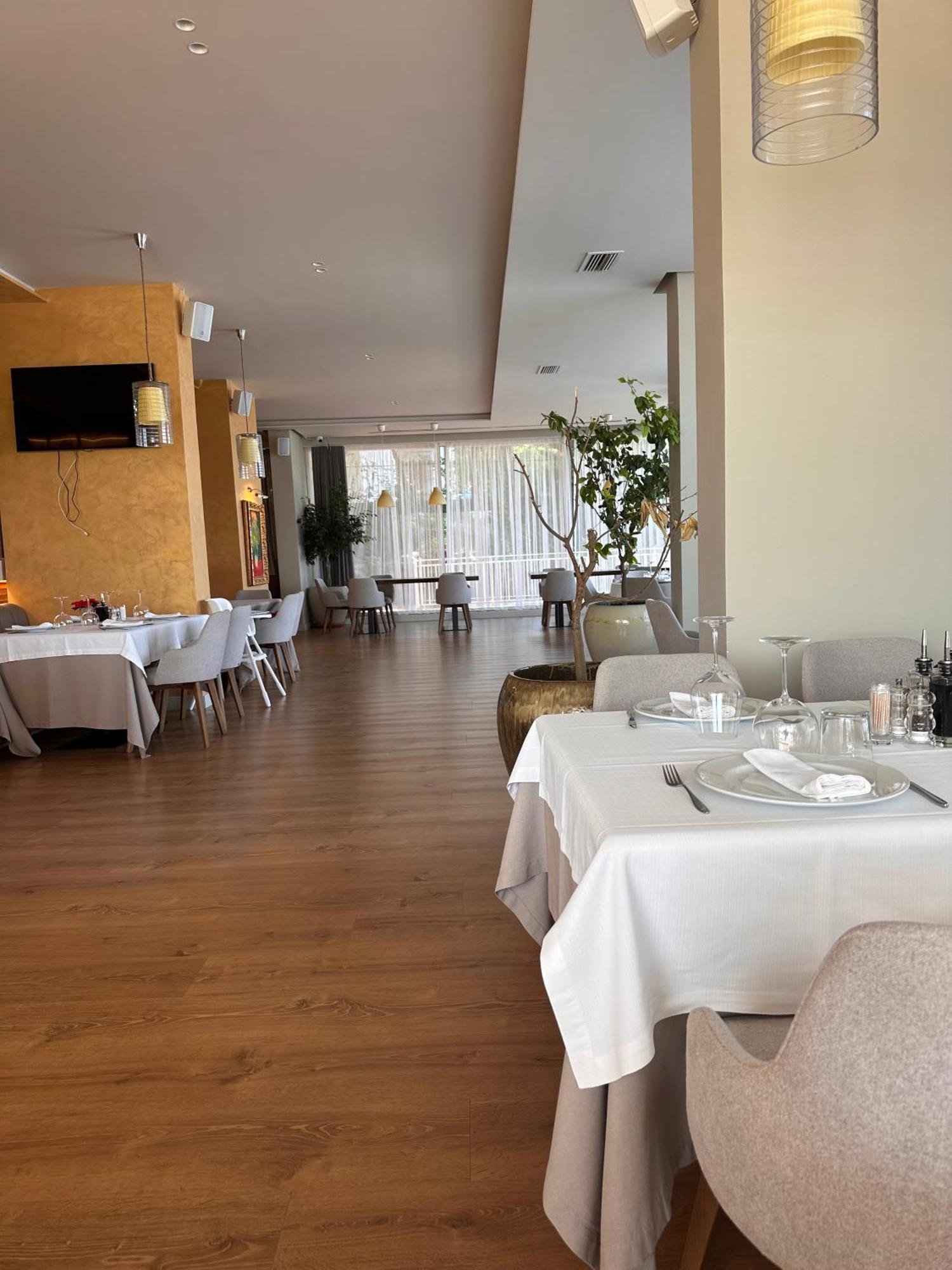 Grand Riviera Blu- Seaside Hotel Radhimë Dış mekan fotoğraf